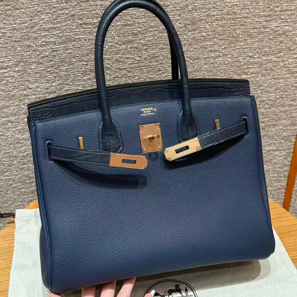 Classic Hermes Bag: A Stylish and Versatile Choice for Elegance - Picture 1 of 6